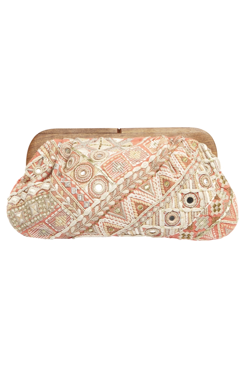 Maj Emb Clutch Coral